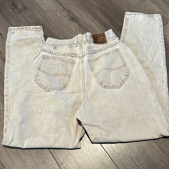 LEE Riveted Vintage 80’s Tan Khaki Mom Jeans Size 10 Med. - Picture 2 of 4